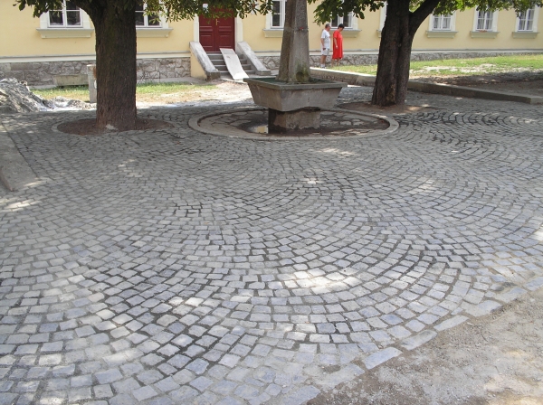 Zebegény Petőfi tér átépítés 1